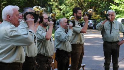 Bild: GF, Autor
Jagdhornbläsergruppe mit Hornmeister Hans Saller (rechts).
