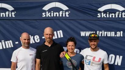 Bild: Würth, Wolfgang (wolfgang.wuerth@oberpfalzmedien.de)
Zufriedene Laface-Traithleten in Linz (von links): Walter Arnold, Didi Wolfrath, Manuela Wolfrath und Jürgen Weiß