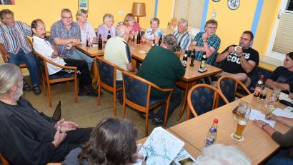 Bild: fjo
Die Hagendorfer haben beim Heimatabend im ehemaligen Schulhaus einiges zu berichten.