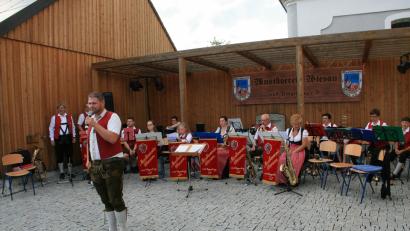Bild: wro
Den musikalisch schwungvollen Auftakt gestalteten die „Juwies“. Vorgestellt wurden sie vom Vorsitzenden Johannes Schöner, der auch die Gäste begrüßte.