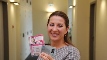 Bild: exb
Vorher und nachher. Anstelle des Papierabos führt der VGN jetzt eine Chipkarte ein.