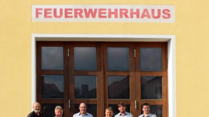 Bild: exb
Alle drei Bürgermeister danken der Feuerwehr Dietersdorf für ihren Einsatz.