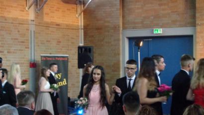 Bild: nn
Die jungen Erwachsenen der Mittelschulen Pressath, Grafenwöhr und Eschenbach zeigen beim Abschlussball ihr tänzerisches Können.