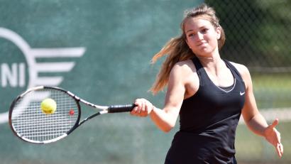 Bild: Alfred Schwarzmeier [AF] (alfred.schwarzmeier@oberpfalzmedien.de)
Luisa Fritsch landete an Position zwei einen klaren 6:1, 6:1-Sieg. Dennoch unterlag der TC Postkeller in Thurnau.