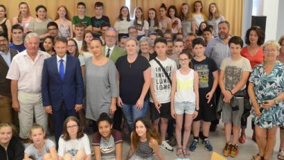 Bild: Kunz
Bürgermeister Jens Meyer hieß Schüler aus Issy-les-Moulineaux willkommen und unterstrich die Bedeutung eines Schüleraustauschs für Europa.