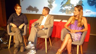 Bild: (usc)
BR-Moderator Michael Sporer (Mitte) präsentierte die Blutspendebotschafter Felix Brunner und Gela Allmann, die nach ganz schlimmen Bergunfällen nur mit vielen Bluttransfusionen die schweren Operationen überlebten.