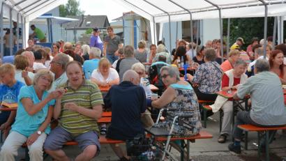 Bild: Rosner, Josef
Großartig besucht war am Sonntag das traditionelle Werkstattfest der Werkstätten St. Elisabeth. Fast 600 Mittagessen wurden verkauft.