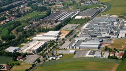 Bild: Gebhardt
Die Suspa-Niederlassung (links) in der Eisenhämmerstraße 3 im Industriegebiet Unterschwaig.