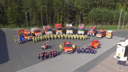 Bild: exb
Die Aktiven der Rosenberger Feuerwehr und ihre Fahrzeuge. Am Samstag, 16. Juni, geben sie beim Tag der offenen Tür einen Einblick in ihre Arbeit und in ihren dienstlichen Alltag.
