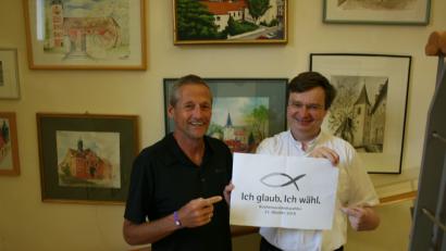 Bild: COG
"Ich glaub. Ich wähl." Deshalb laden Stadtpfarrer Dr. Roland Kurz (rechts) und Pfarrer Uwe Markert (links) interessierte und engagierte Gemeindeglieder ein zu kandidieren.