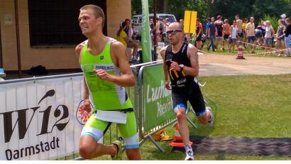 Bild: bha
Leopold Grimm (links) glänzte beim Triathlon in Darmstadt besonders auf der Laufstrecke.