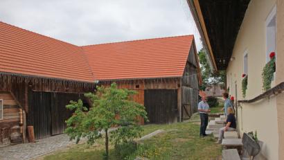 Bild: Mardanow
Einst war der Ranklhof das größte landwirtschaftliche Anwesen in Seebarn. Mit viel Engagement haben der Heimatverein und seine Mitglieder dem Dreiseithof neues Leben eingehaucht.