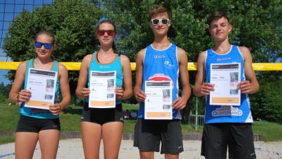 Bild: Spies, Gerd
Die Oberpfalzmeister im Beachvolleyball: Samira Winkler (von links), Lotta Weiß, Julian Zoll und Marco Nanka.