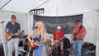 Bild: exb
Die "Tanja Rotsch Band" bereichert die "Weltreise" musikalisch.