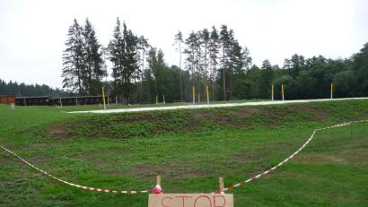 Bild: Kunz, Helmut
Soll bis zum Wochenende im Schätzlerbad benutzbar sein: Die Beachvolleyballanlage des Turnerbundes.