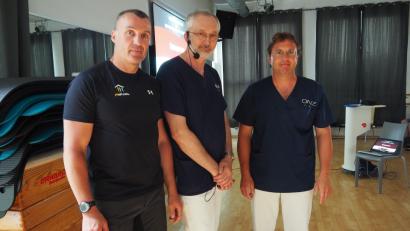 Bild: Bühner, Siegfried.
Osteoporose kommt langsam angeschlichen, sagen die Experten am Osteoporoseabend des ONZ (von links) Sportwissenschaftler Gerd Gregor, Dr. med Eugen Bratzel und Johannes Weiß