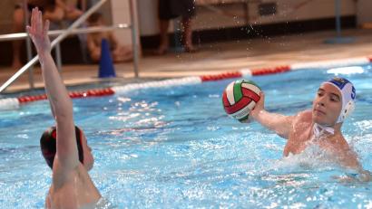 Bild: Schwarzmeier
Für den Kapitän der Weidener Wasserballer, Thomas Kick, zählt nur ein Sieg. Danach ist eine kleine Meisterschaftsfeier geplant, aber ab Montag gilt dann die volle Konzentration dem Aufstiegsturnier.