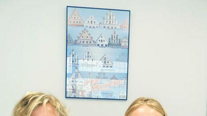 Bild: Wieder
Ortsverbandsvorsitzende Maria Sponsel (rechts) und ihre Stellvertreterin Monika Kick hoffen, dass künftig die Bürger in der Moolohe von allzu lauten Veranstaltungen auf dem neuen Festptz verschont bleiben.
