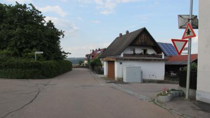 Bild: ral
Zahlreiche Straßen - wie die  Hohersdorfer Straße und der Schulberg - sollen im Zuge des Wasserleitungsbaus saniert werden.