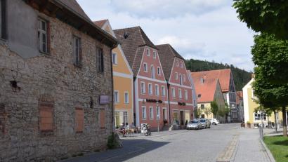 Bild: Böhm, Paul [BÖ]
Die Leerstände von Wohnhäusern und ein barrierefreier Markt sind künftige Themen im Marktgemeinderat. Im Finanzplanung 2017 bis 2021 sind erste Ansätze zu finden.