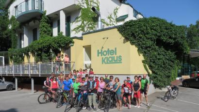 Bild: jzk
3232 Sehr zufrieden waren der Radler mit ihrer Unterkunft im Hotel Klaus in Wolkersdorf.