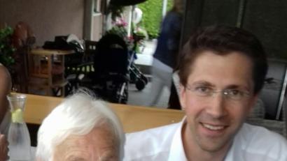 Bild: exb
Auch Dekan Michael Hoch gratulierte der Jubilarin zu ihrem 90. Geburtstag.