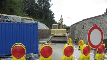 Bild: Amann
Die Stadt investiert so kräftig wie nie zuvor. Zu den wichtigsten Tiefbauten zählt die Verbreiterung der Mittelschulstraße.