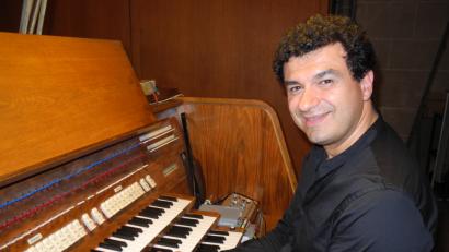 Bild: Donhauser, Peter K. [DOK] (don@pkdon.de)
Der italienische Organist Paolo Oreni an der Walcker-Orgel von St. Martin