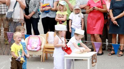 Bild: Neumann, Jochen [NJN] (jochen.neumann@erbendorf.de)
Sommerfest des evangelischen Kindergartens Regenbogen