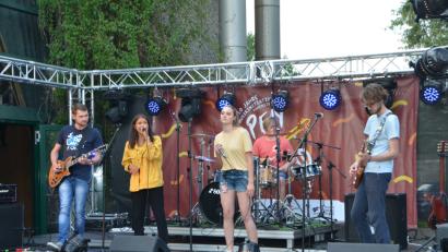 Bild: dob
"Random Systems", die von der Musikinitiative gegründete Band, übernahm den Auftakt beim Open-Sound-Festival an der Stadthalle.