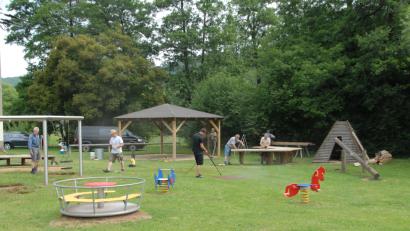 Bild: pop
Der letzte große Arbeitseinsatz am Spielplatz in Emhof