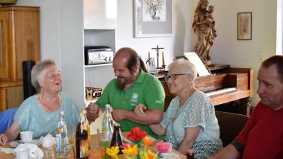 Bild: rgr
Für seine Schützlinge bei der Caritas-Tagespflege "Arche" hat Robert Heldmann immer ein offenes Ohr.