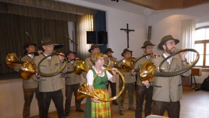 Bild: is
Die Jagdhornbläser sorgen lauthals für Stimmung.