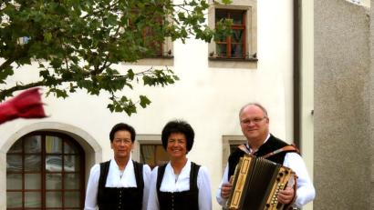 Bild: exb
Die Waldnaabtaler Bauernmuse tritt mit anderen Gruppen bei der Neustädter Serenade kommenden Donnerstag, 21. Juni, auf.