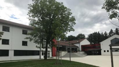 Bild: e
33 Kinder aus Freihung besuchen derzeit die Vilsecker Mittelschule. Wegen der hierfür anfallenden Gastschulbeiträge hat der Markt Freihung eine heftige Diskussion in Gang gesetzt