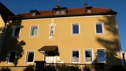 Bild: Lehner, Fred [le] (fred.lehner@t-online.de)
Herz-Jesu-Haus Floß