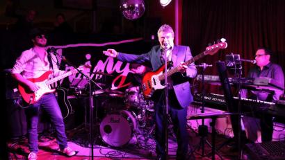 Bild: exb
Die Band "String" tritt gegen Abend beim kleinen Festival "Sommer Dahoam"  auf.