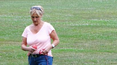 Bild: rdo
Schäferhund Darius mit Hundeführerin Petra Janner ist mit sechseinhalb Jahren nicht mehr im Leistungssport, sondern schon in “Altersteilzeit“.