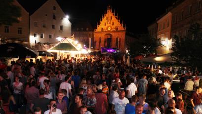 Bild: bmr
Beim Altstadtfest quillt die Innenstadt zwischen Stadtturm und Pamlerberg an drei Tagen vor Besucherscharen regelrecht über.