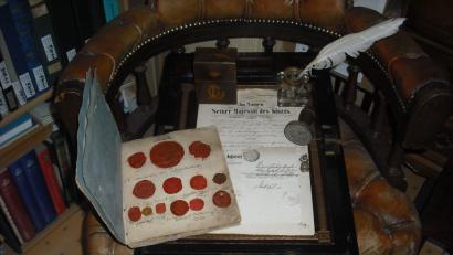 Bild: bjp
Schriftstücke aus einer Zeit, als es noch keine Textprogramme mit phantasielosen Dokumentvorlagen gab, zeigt das Kemnather Museum ab 4. August. Hierfür sind auch private Leihgaben vorhanden. Bild: bjp