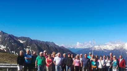 Bild: Marald Meierhöfer
Der FC-Bayern-Fanclub Floß stellt sich am Jaufenpass zum Gruppenfoto.