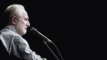 Bild: Karl Anron Koenigs
Hannes Wader, einer der wichtigsten deutschsprachigen Liedermacher, beendet seine Konzerttätigkeit.