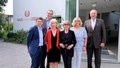 Bild: Lissy Höller/Medbo
Beim Festakt dabei (von links): Helmut Hausner, Dr. Johannes Pichler, Maria Dotzler, Heidelinde Weiss, Helga Lüngen und Franz Löffler.