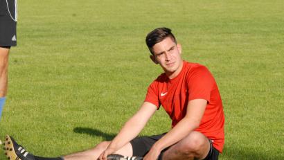 Bild: Gebert, Rudolf [GB] (rudolf.gebert@oberpfalzmedien.de)
Der Mitterteicher Neuzugang Nikolai Nothhaft schied beim Testspiel in Rehau schon nach 30 Minuten verletzt aus. Deshalb wird der Ex-Thiersheimer am Samstag im zweiten Vorbereitungsspiel in Grafenwöhr geschont.