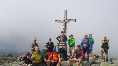 Bild: fvo
Die OWV-Wanderer nehmen eine schwierige Etappe des Goldsteig Premium Wanderwegs in Angriff.