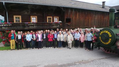 Bild: Ernst Gratzke/exb
Erlebnisreiche Tage verbrachten die Teilnehmer der Seniorenreise, die Franz Danhauser und Wolfgang Üblacker organisiert hatten.