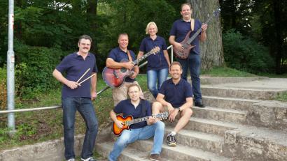 Bild: Beitrag, Externer [EXB] (kontakt@oberpfalznetz.de)
Die Band "Lower Market" spielt zum Serenadenauftakt in der Stützelvilla.