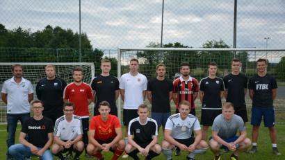 Bild: ak
Gleich mit einer ganzen Fußballmannschaft und zwei neuen Trainern verstärkt sich der SV Kulmain für die kommende Saison in der Bezirksliga und Kreisklasse.