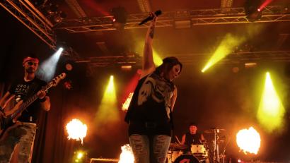 Bild: jr
Die Party-Rock-Coverband „Lipstick“ macht am Samstag, 30. Juni Station bei „Rock in Staaz“ am Festplatz in Großensterz.