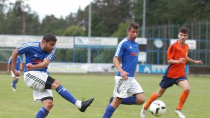 Bild: Dietl, Norbert [otr] (DINO.WEN@ONLINE.DE)
Der Etzenrichter Neuzugang Chousein Chousein (links) erzielte den 3:2-Siegtreffer gegen die SG Quelle Fürth.